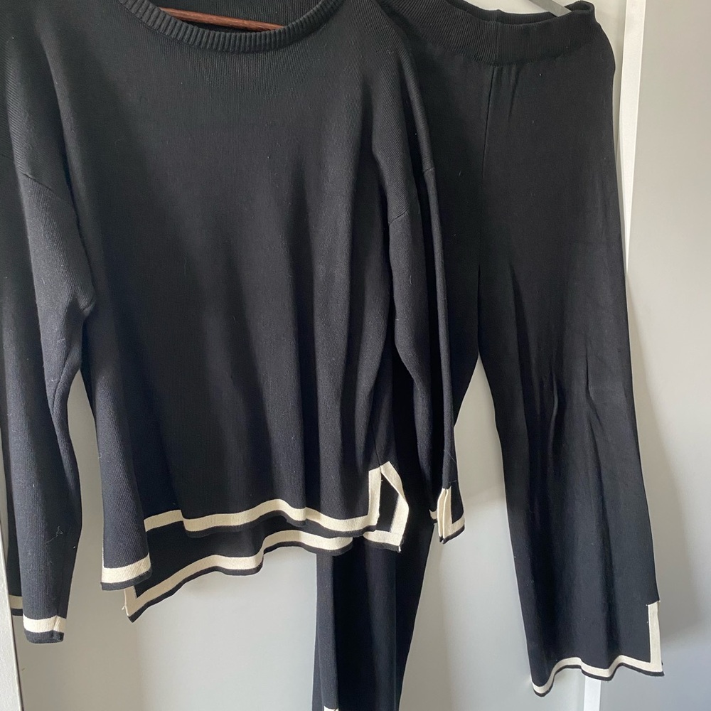 Amazon Black and Cream Knit Suit Set